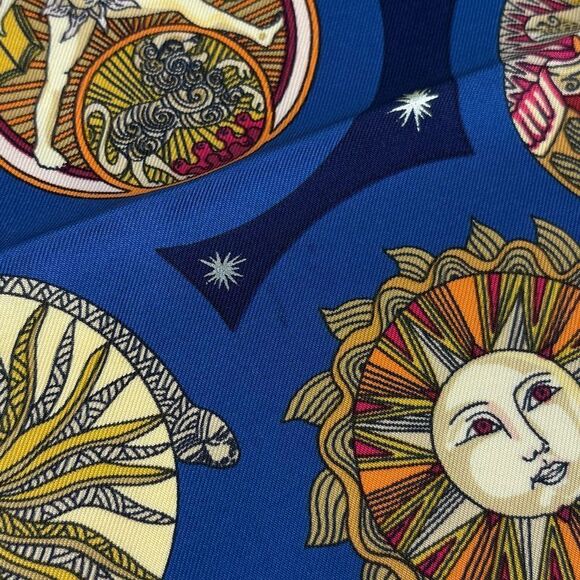 Hermes Carré 90 LE ROY Soleil Sun King Scarf Silk Navy Multicolor Women - Picture 5 of 5